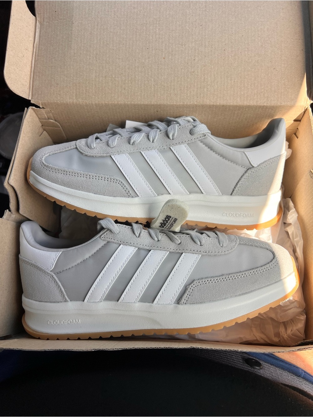 Adidas Ladies Cloud Foam Run 70s 2.0 Shoes Size 7 NWT and Box
